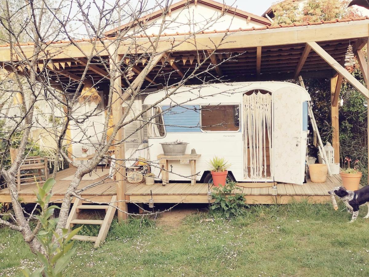 Gite Azkendantza 2A6 Pers Avec Caravane Insolite Ascain Dış mekan fotoğraf