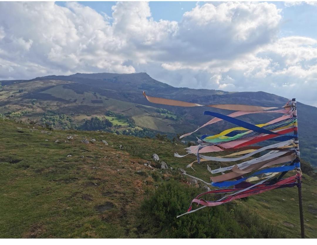 Gite Azkendantza 2A6 Pers Avec Caravane Insolite Ascain Dış mekan fotoğraf